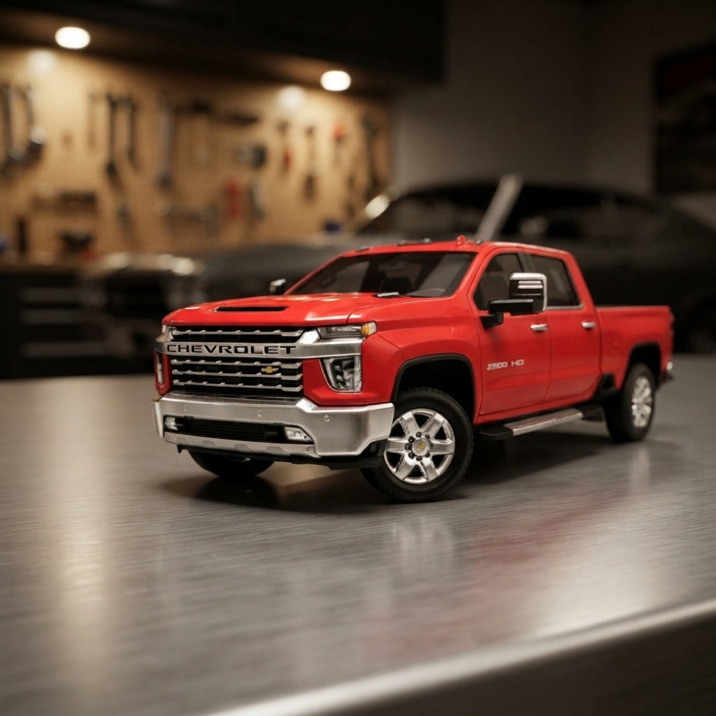 Maquette 1:64 Chevrolet Silverado sur l'établi d'un collectionneur