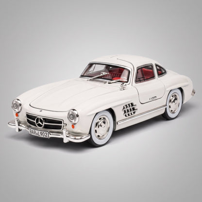 Maquette Mercedes 300 SL Gullwing blanche
