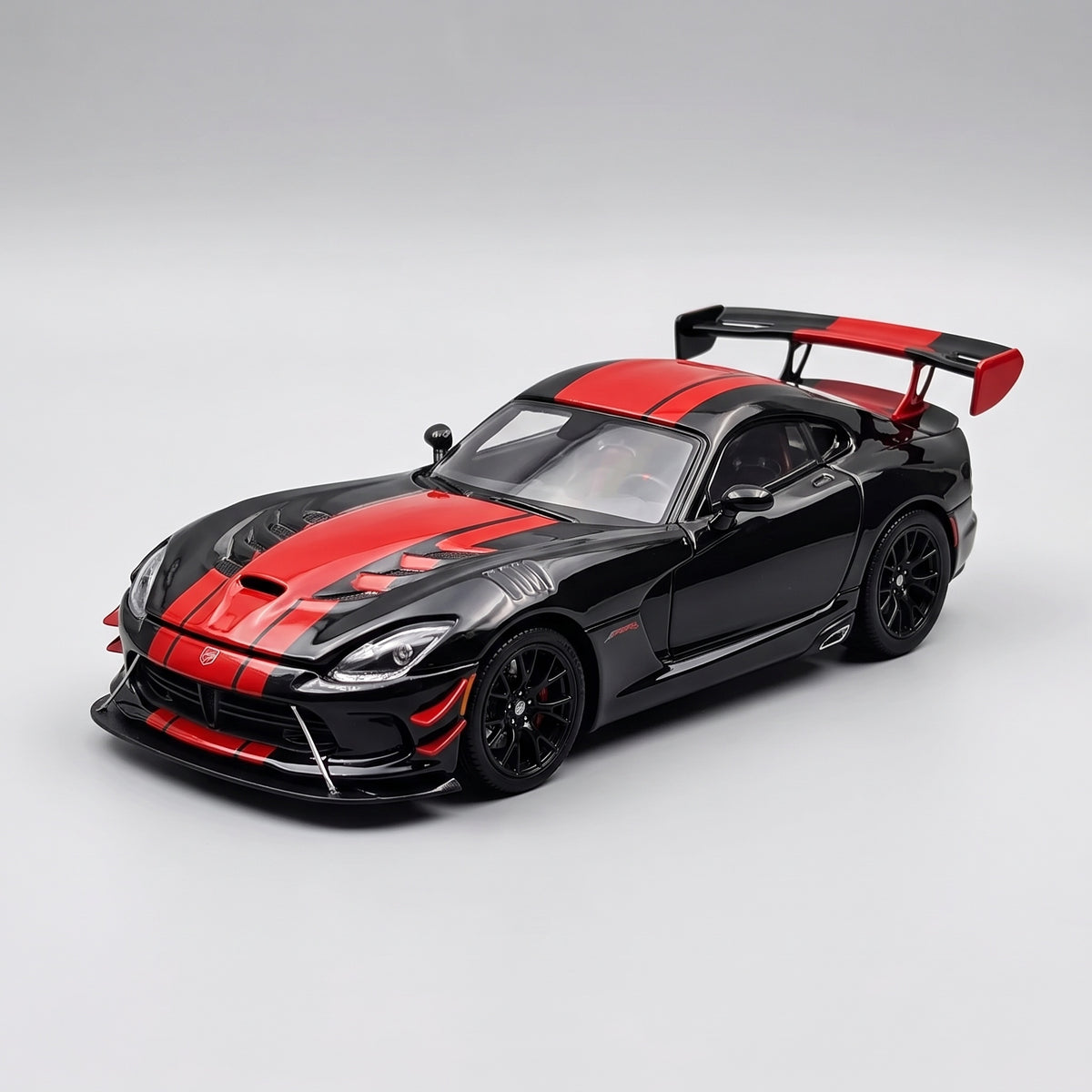Maquette Dodge Viper 1:64 noire et rouge