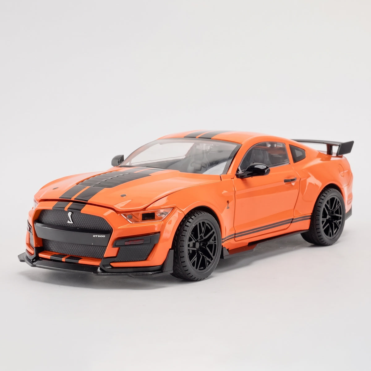 Maquette Mustang Shelby GT500 orange au 1:18