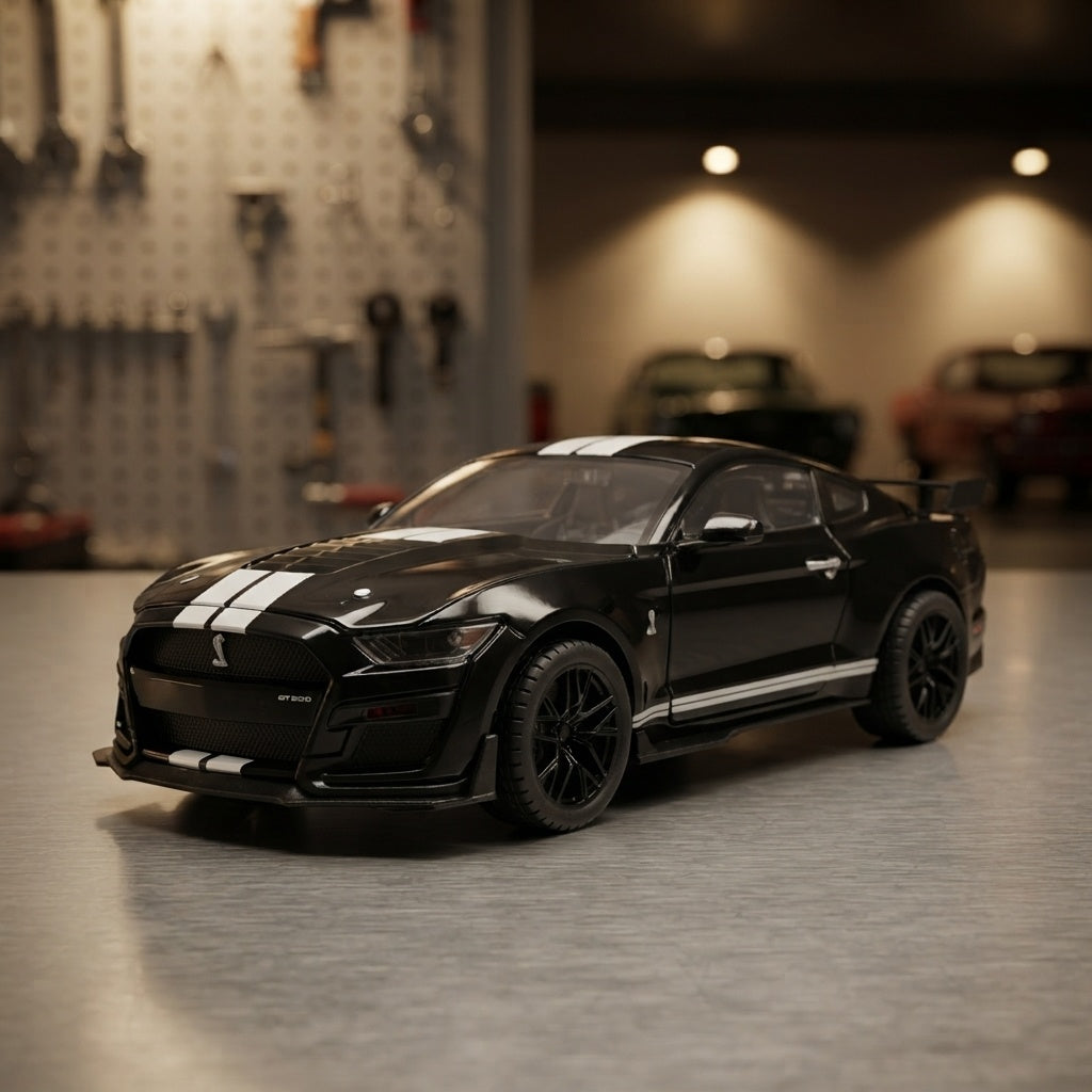 Maquette Mustang Shelby GT500 dans un garage de collectionneur