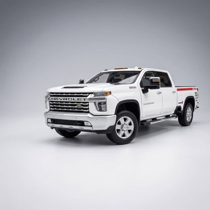 Maquette 1:64 Chevrolet Silverado blanc