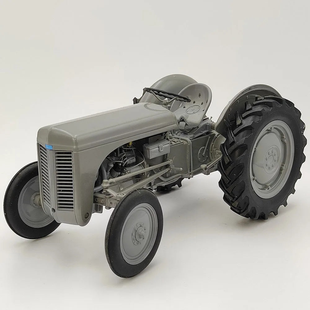 Maquette tracteur Ferguson TEA20 – photo 2
