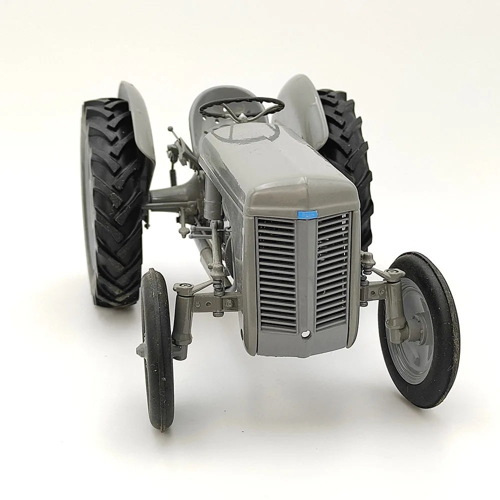 Maquette tracteur Ferguson TEA20 – photo 3