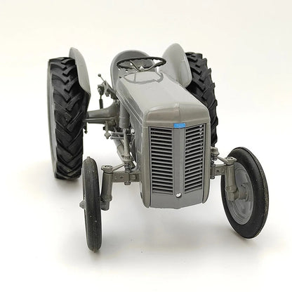 Maquette tracteur Ferguson TEA20 – photo 3