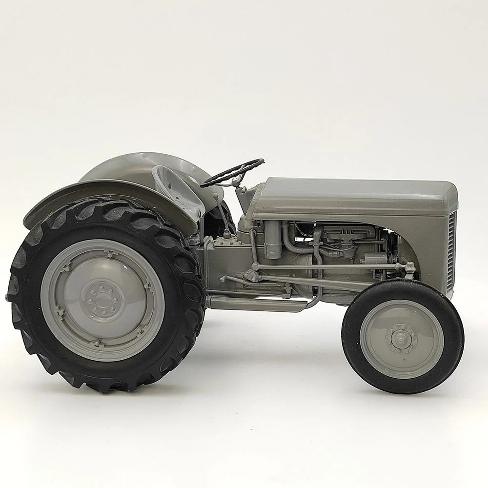 Maquette tracteur Ferguson TEA20 – photo 4
