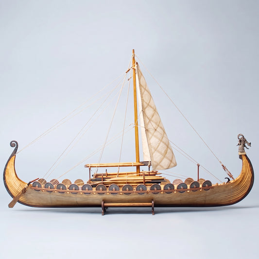 Maquette drakkar Viking montée, voile hissée