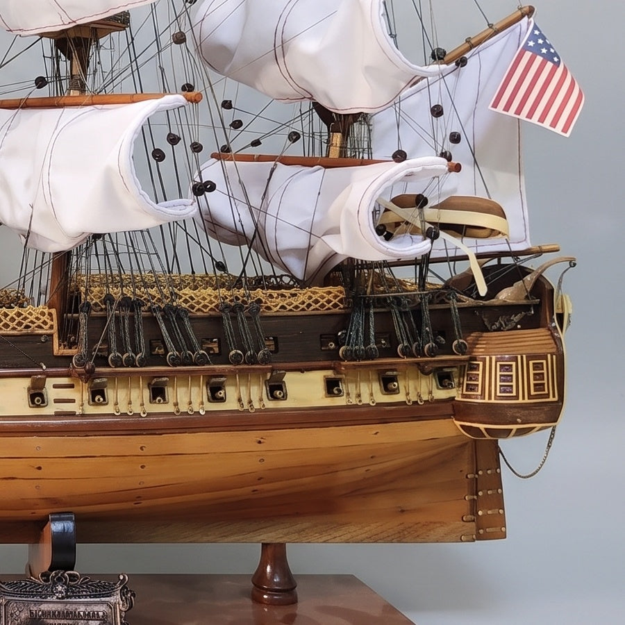 Détail de la poupe et des galeries de la maquette USS Constitution
