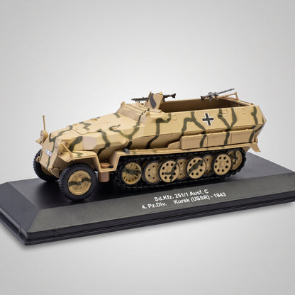Maquette half-track Sd.Kfz. 251/1 au 1/43, vue de trois quarts avant