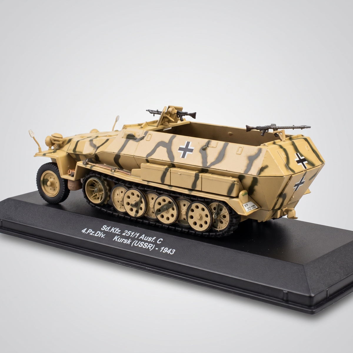 Maquette half-track Sd.Kfz. 251/1 au 1/43, vue de profil gauche