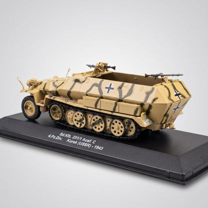 Maquette half-track Sd.Kfz. 251/1 au 1/43, vue de profil gauche