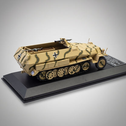 Maquette half-track Sd.Kfz. 251/1 au 1/43, vue arrière côté droit
