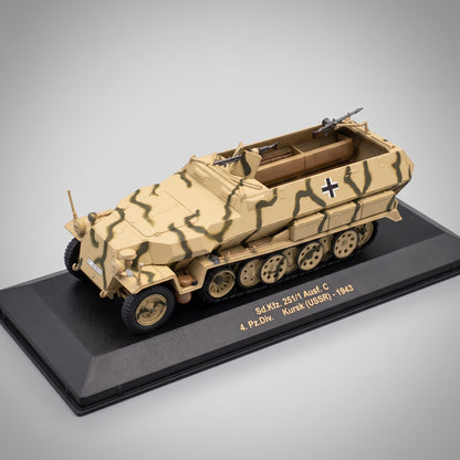 Maquette half-track Sd.Kfz. 251/1 au 1/43, vue avant plongeante