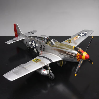 Maquette P-51D Mustang vue de dessus côté droit avec son nez en damier