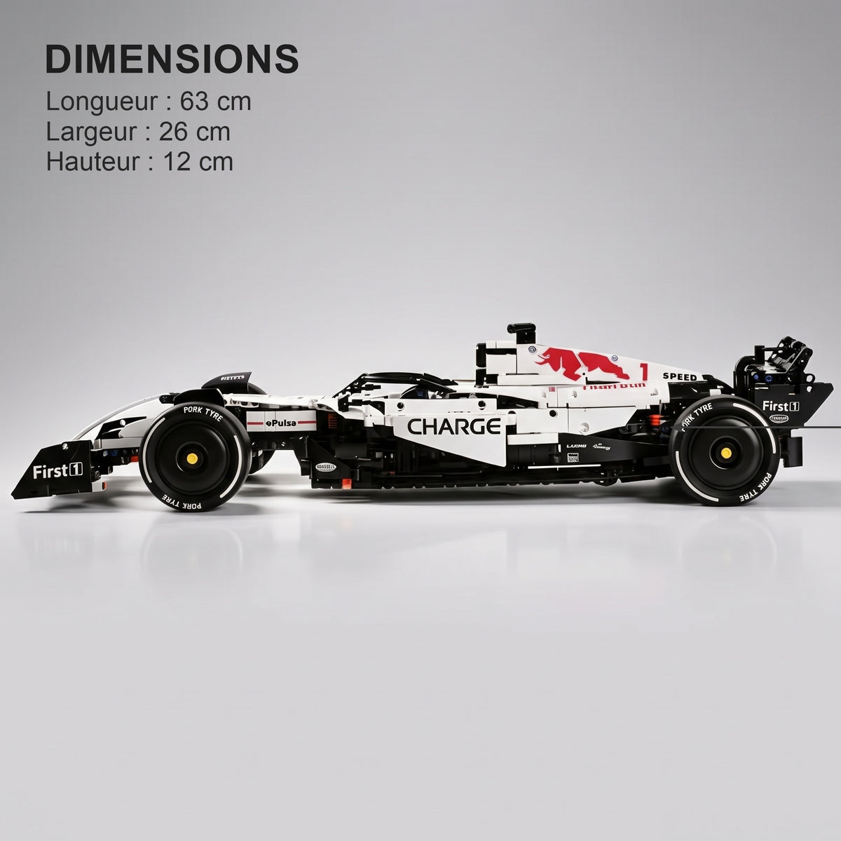 Dimensions de la maquette F1 RB21 : 63 x 26 x 12 cm, vue de profil