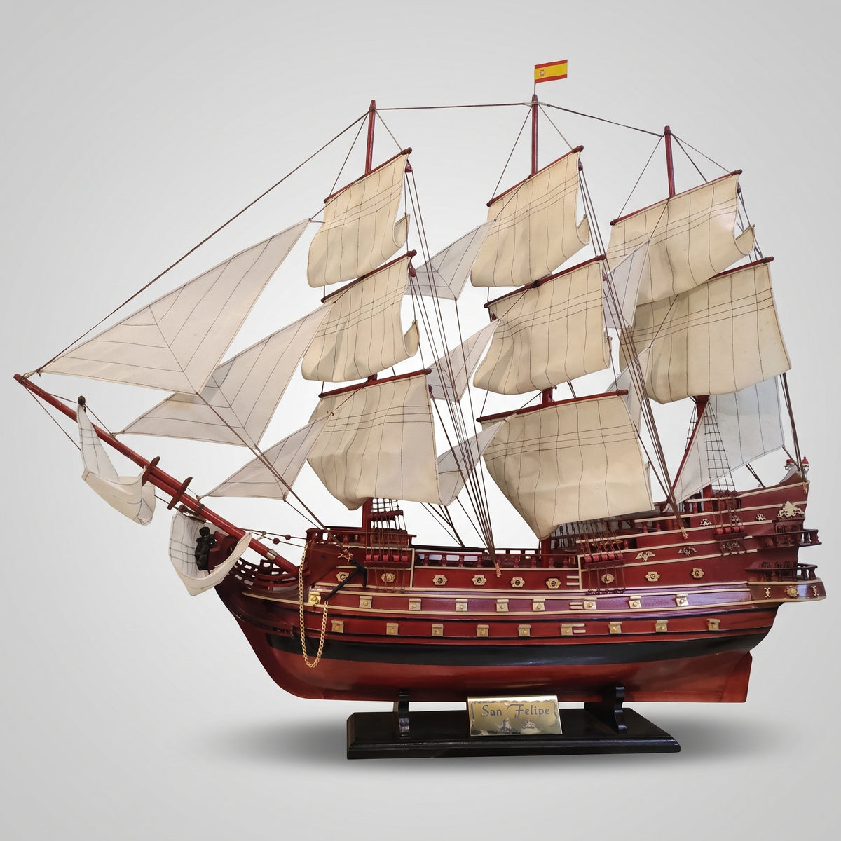 Maquette galion San Felipe en bois massif, montée et gréée à la main