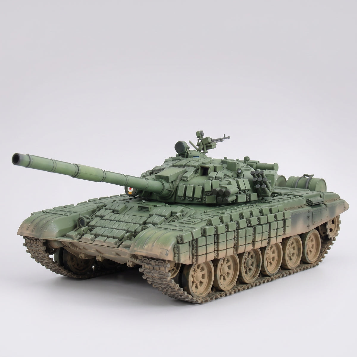 Maquette 1/35 T-72B vue de trois quarts côté droit