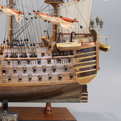 Détail de la poupe et des galeries de la maquette HMS Victory