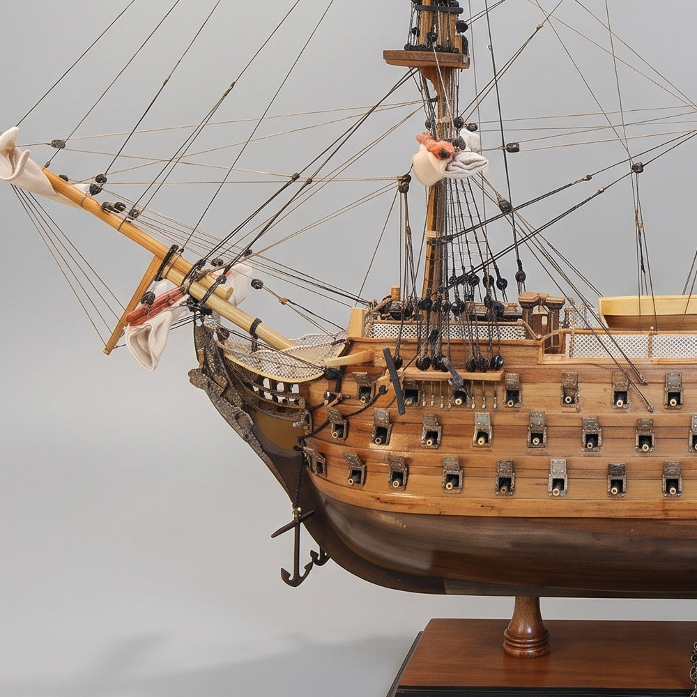 Détail de la proue et du beaupré de la maquette HMS Victory