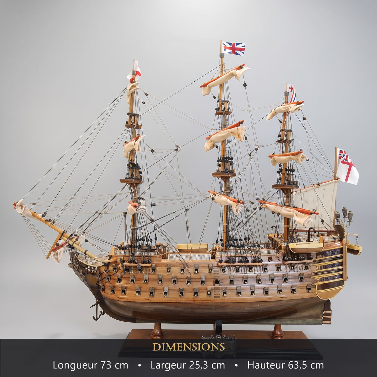 Dimensions de la maquette HMS Victory : 73 x 25,3 x 63,5 cm