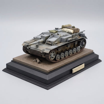 Maquette StuG III sur fond studio