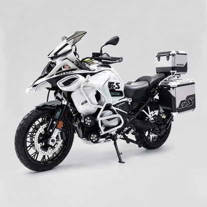 Maquette moto BMW R1250 GS Adventure version améliorée blanche, valises argent