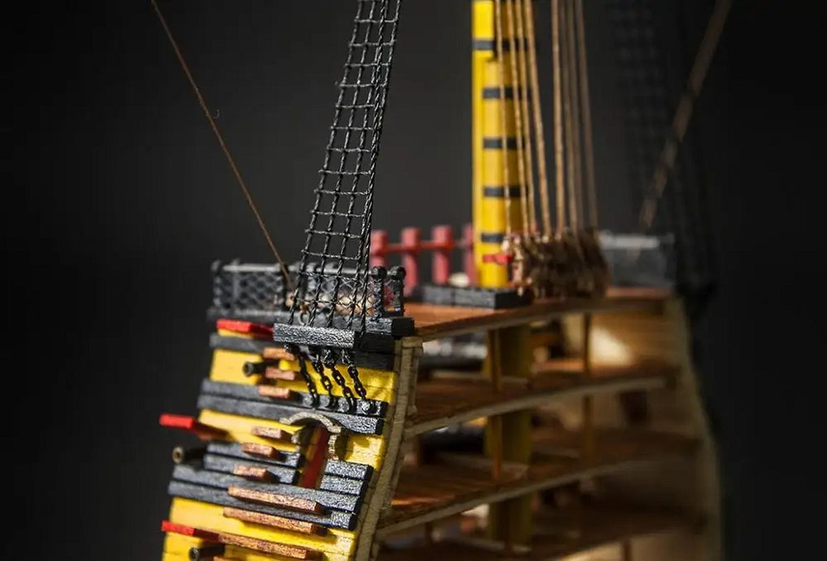 Détail du bordé et des haubans de la maquette HMS Victory