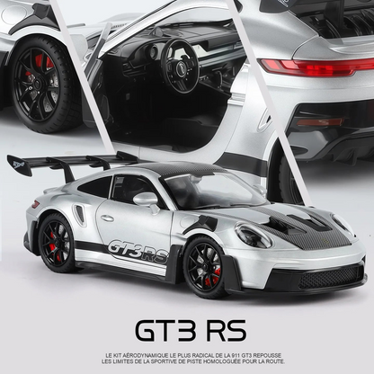 Maquette Porsche 911 GT3 RS argent 1:24, détails de l'aileron, des jantes et de l'intérieur