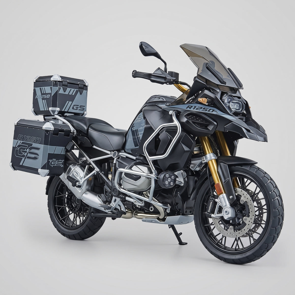 Maquette moto métal BMW R1250 GS Adventure au 1:7 vue avant 3/4