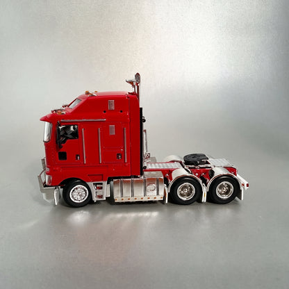 Maquette camion Kenworth K200 rouge vue de profil