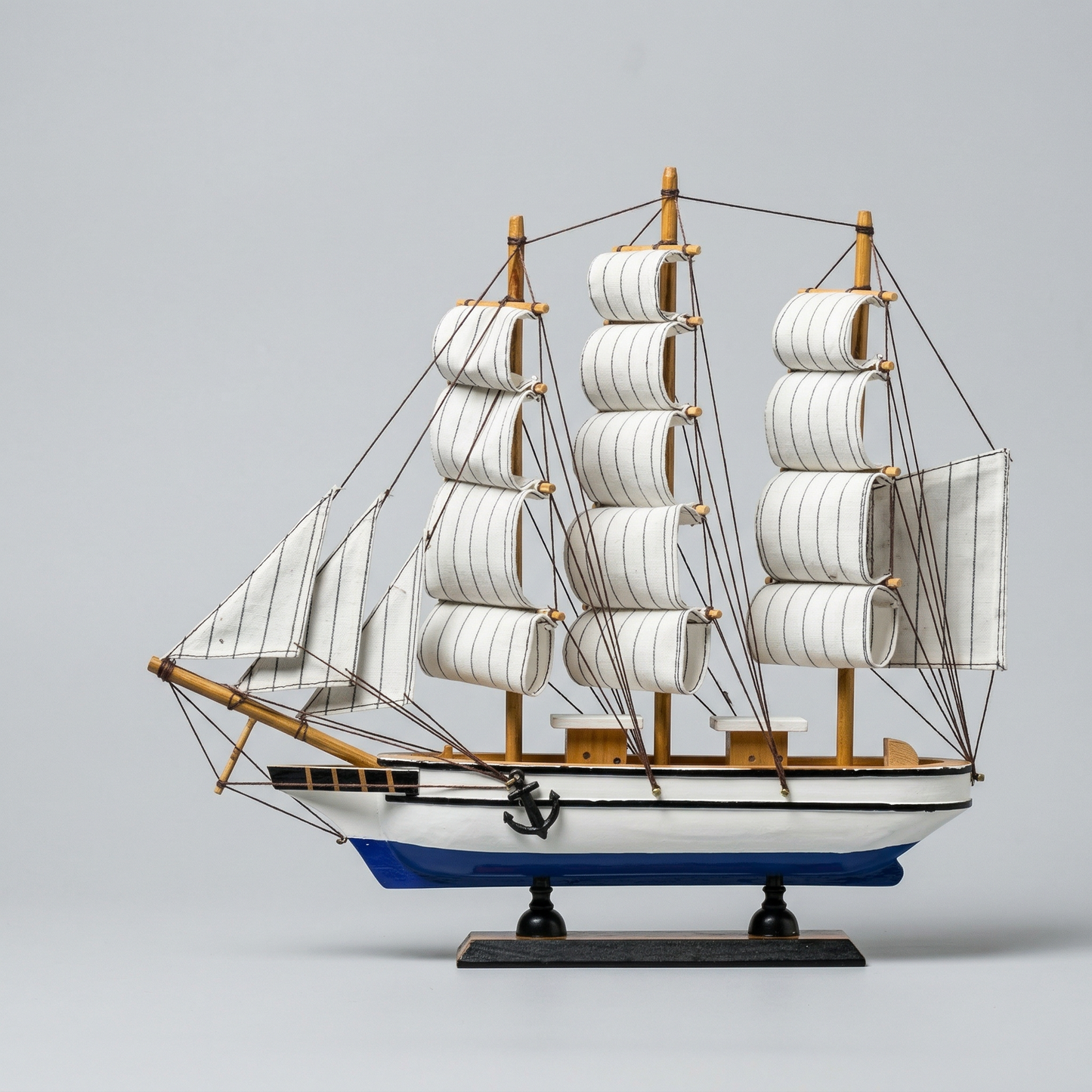 Maquette bateau pirate en bois-"The Flying Wave"
