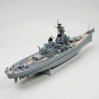 Maquette bateau en plastique-"USS New Jersey"