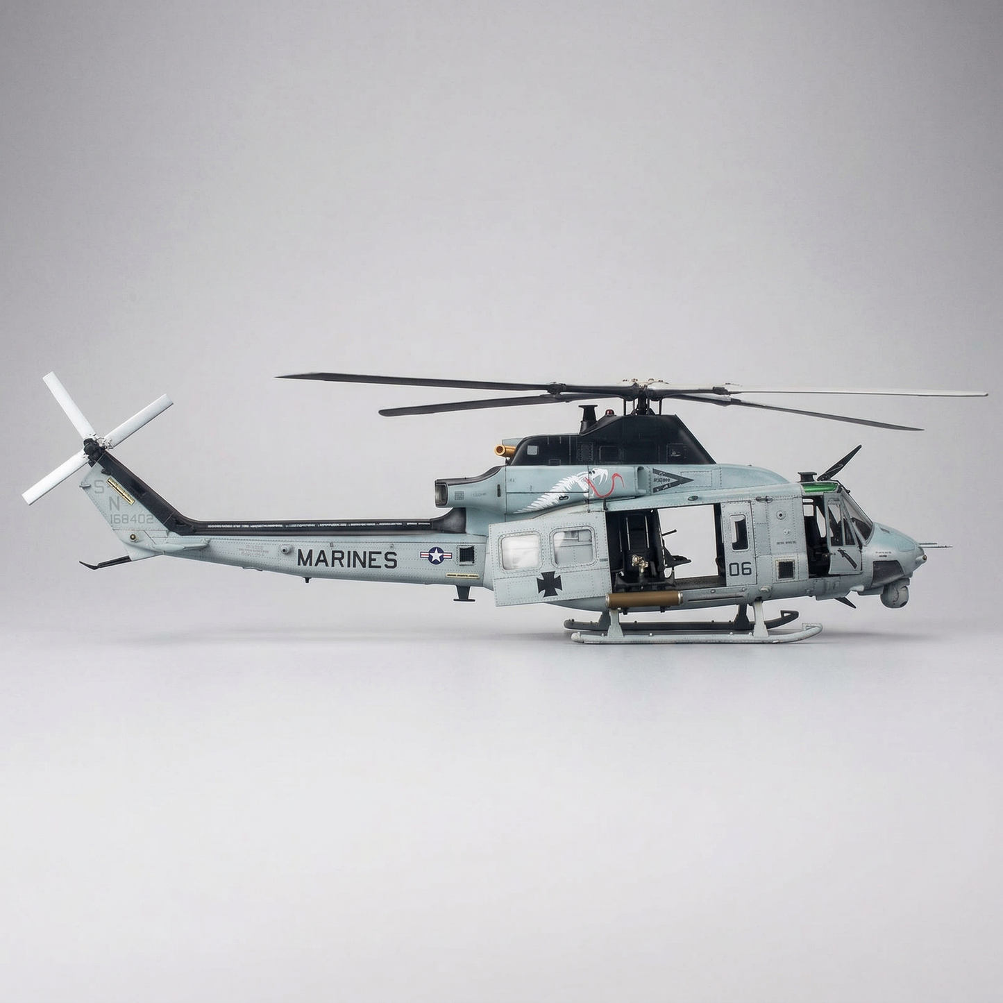 Maquette hélicoptère 1:48-"UH-1Y Venom"