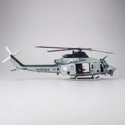 Maquette hélicoptère 1:48-"UH-1Y Venom"