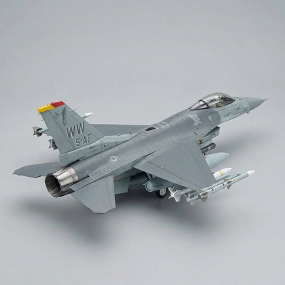 Maquette f 16-"F-16CJ"