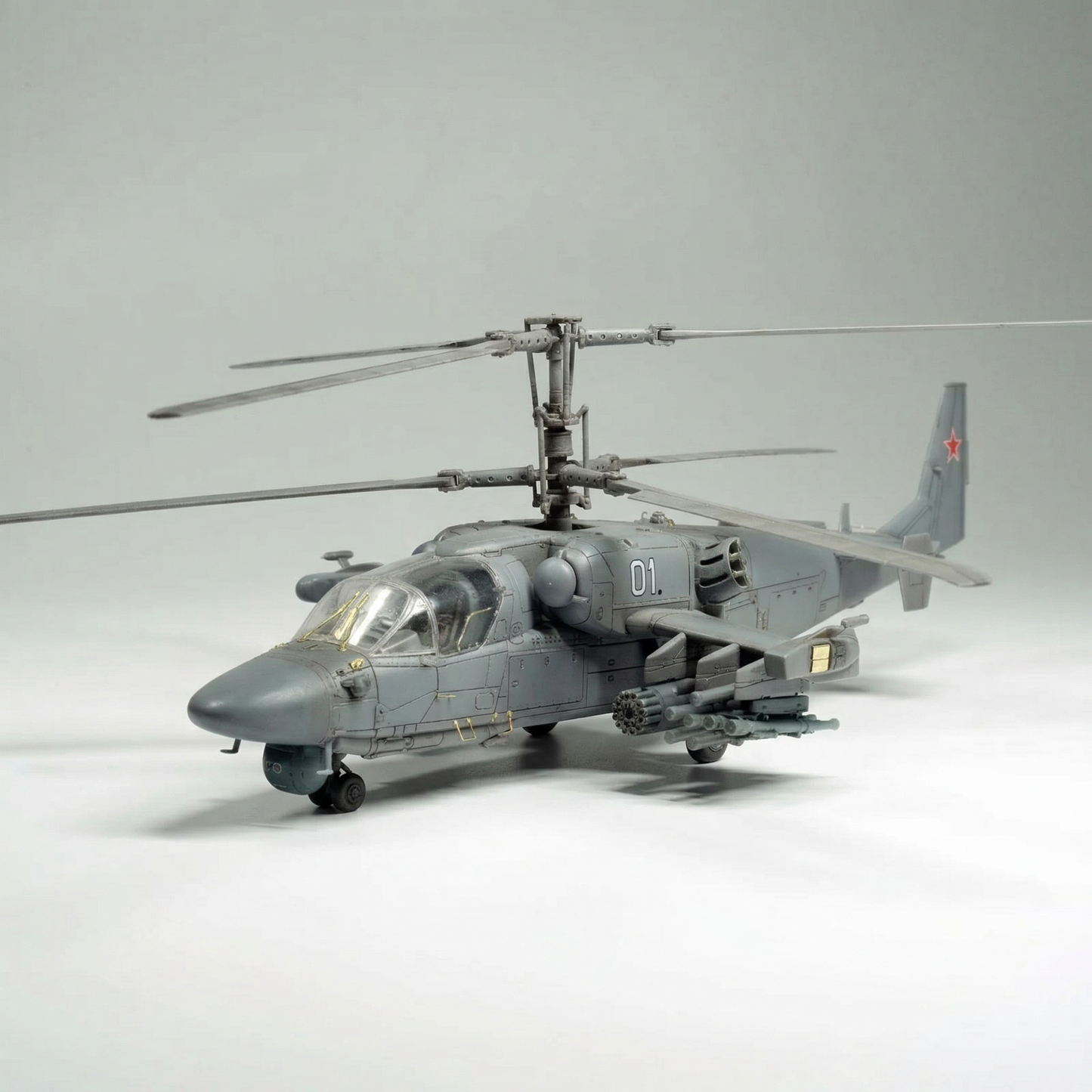 Maquette hélicoptère de combat-"KA-52"