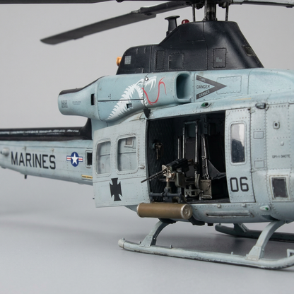 Maquette hélicoptère 1:48-"UH-1Y Venom"